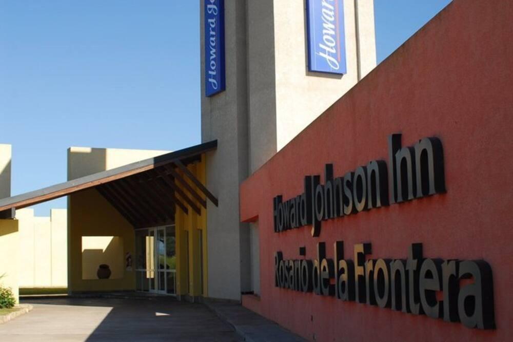 Howard Johnson Inn Rosario De La Frontera Εξωτερικό φωτογραφία