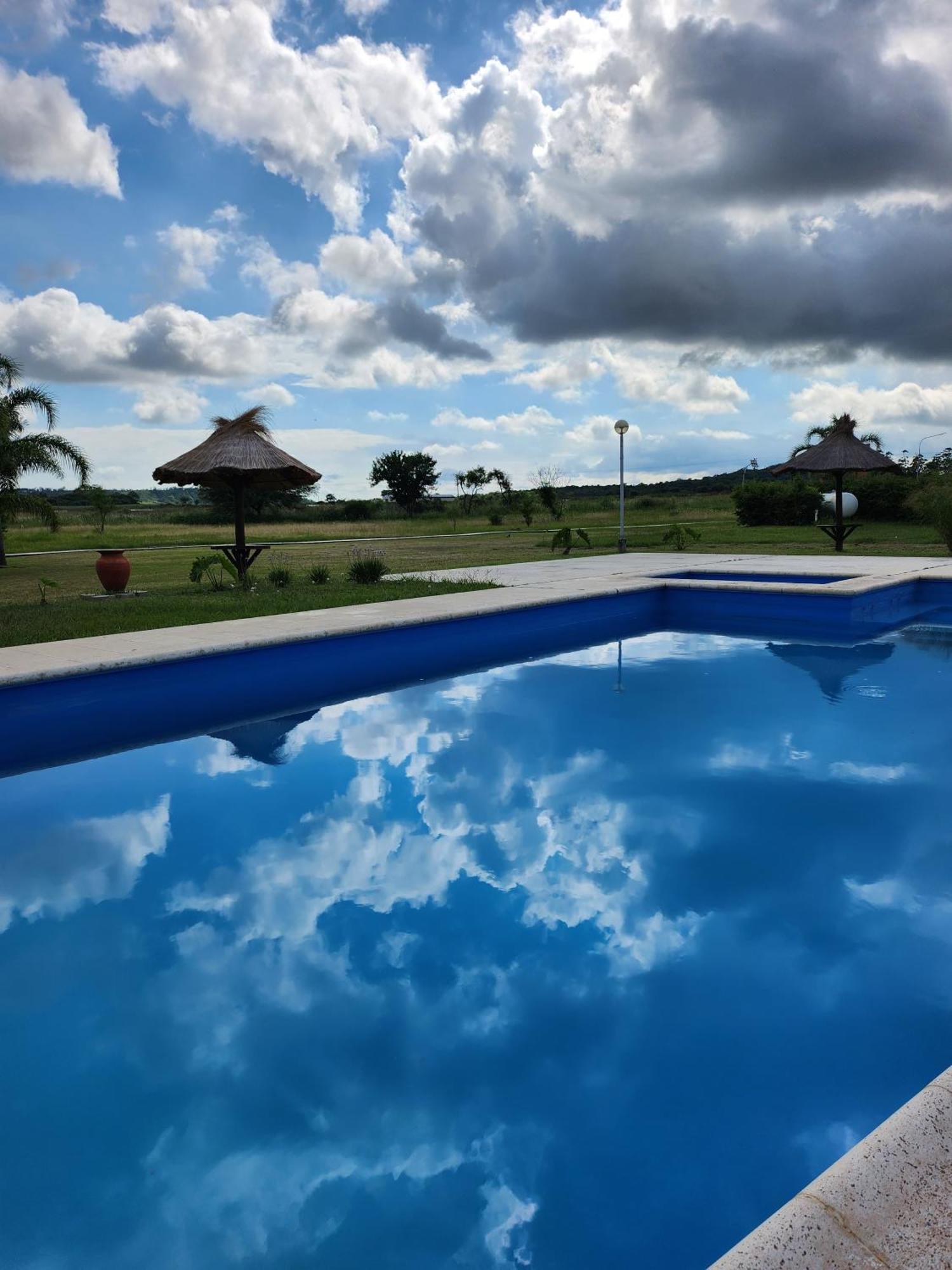 Howard Johnson Inn Rosario De La Frontera Εξωτερικό φωτογραφία