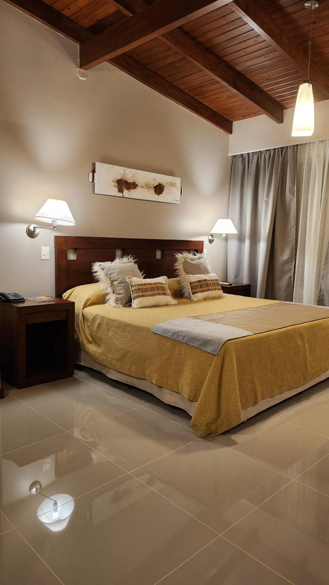 Howard Johnson Inn Rosario De La Frontera Εξωτερικό φωτογραφία