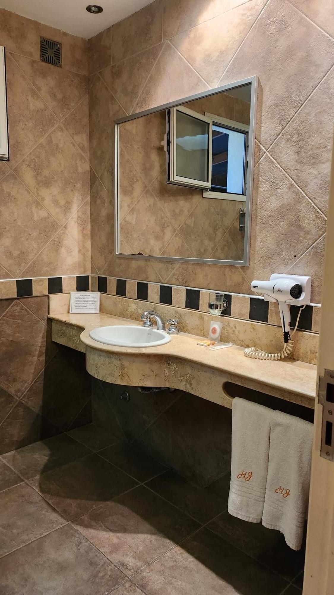 Howard Johnson Inn Rosario De La Frontera Εξωτερικό φωτογραφία