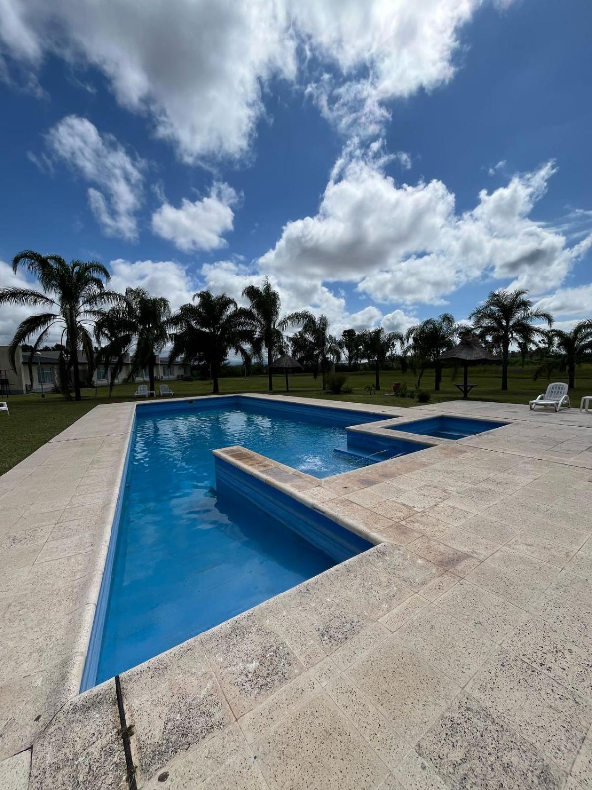 Howard Johnson Inn Rosario De La Frontera Εξωτερικό φωτογραφία
