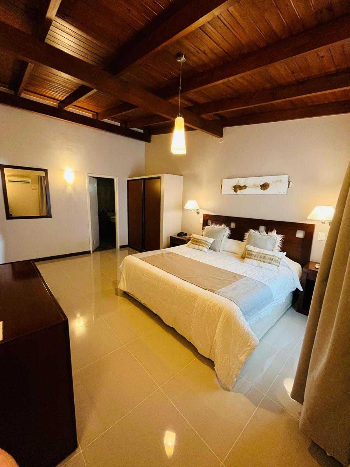 Howard Johnson Inn Rosario De La Frontera Εξωτερικό φωτογραφία