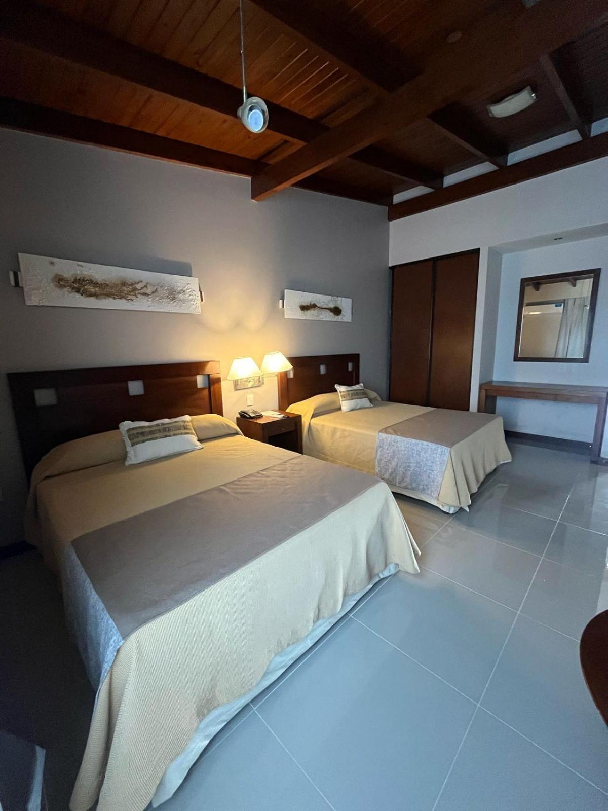 Howard Johnson Inn Rosario De La Frontera Εξωτερικό φωτογραφία