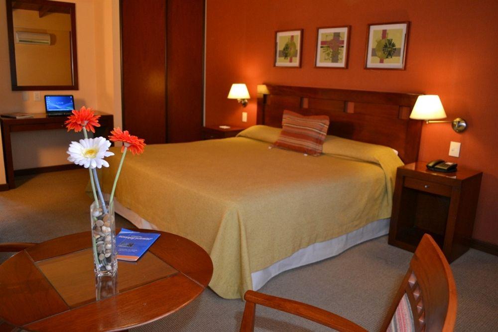 Howard Johnson Inn Rosario De La Frontera Εξωτερικό φωτογραφία